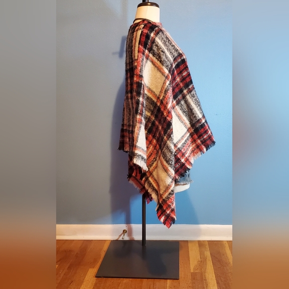 Cozy Poncho - Picture 4 of 5